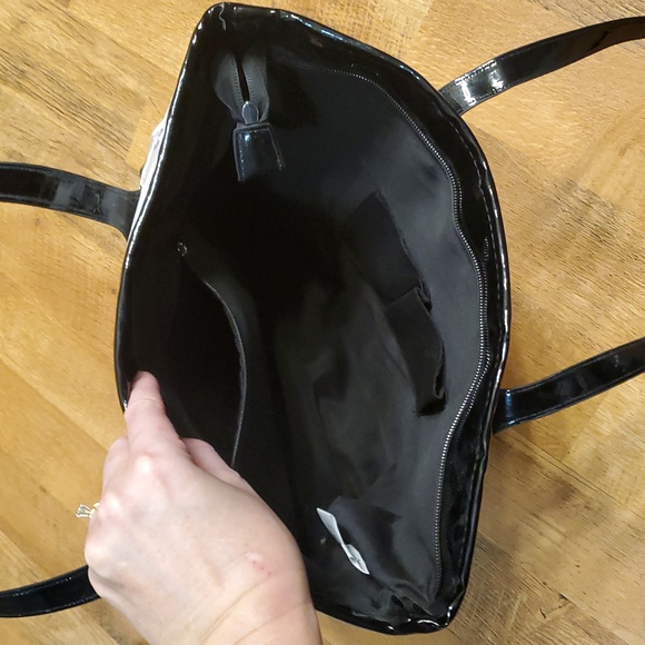 Disney x The Bradford Exchange Mickey Mouse Iconic Faux Leather Tote Bag - Picture 9 of 11